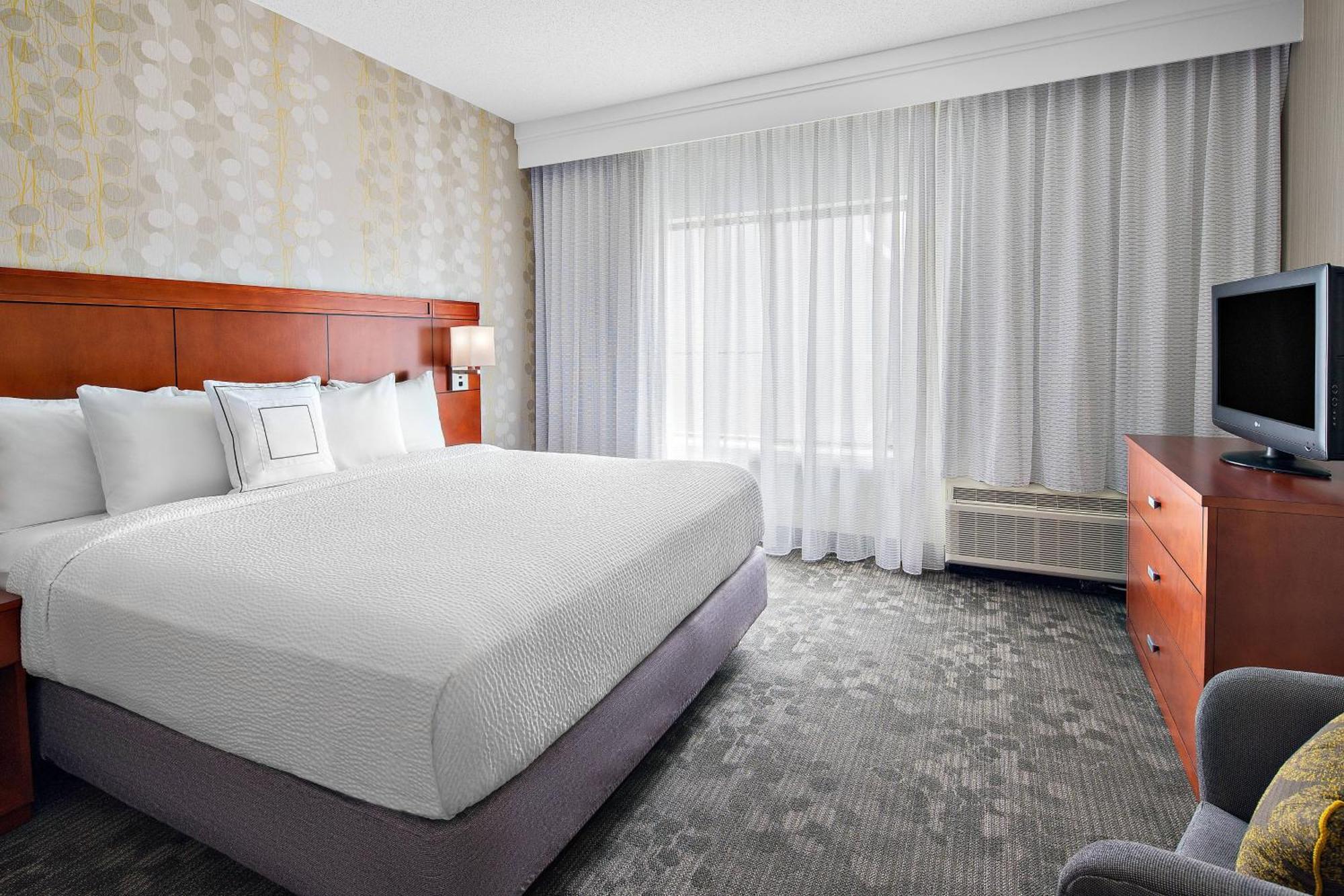 Отель Courtyard By Marriott Pittsburgh Airport Coraopolis Экстерьер фото