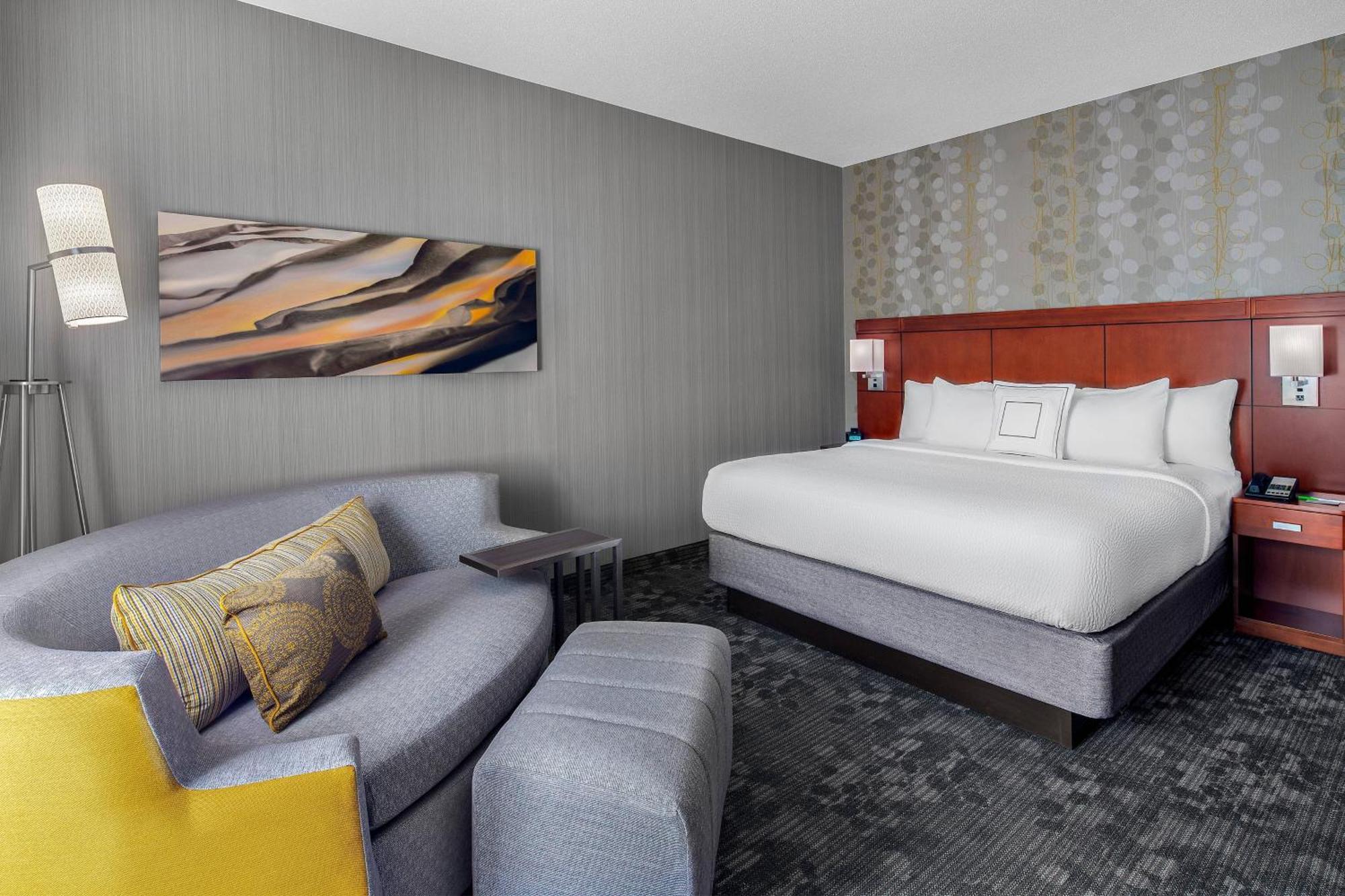 Отель Courtyard By Marriott Pittsburgh Airport Coraopolis Экстерьер фото