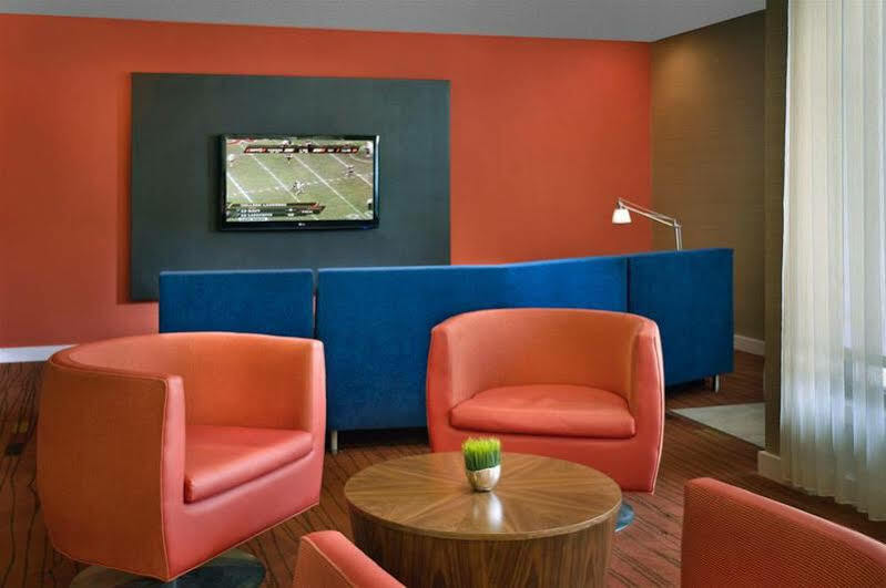 Отель Courtyard By Marriott Pittsburgh Airport Coraopolis Экстерьер фото